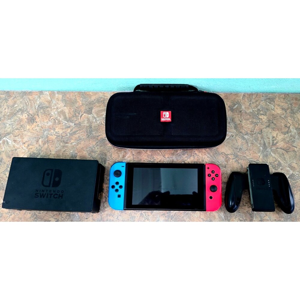 Nintendo HAC-001(01)  V2 - 32Gb Switch Console W/Dock, Joycons, Case, No Charger